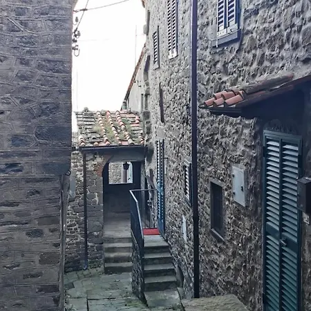 Da Arturo E Maruca Con 3 * Vellano